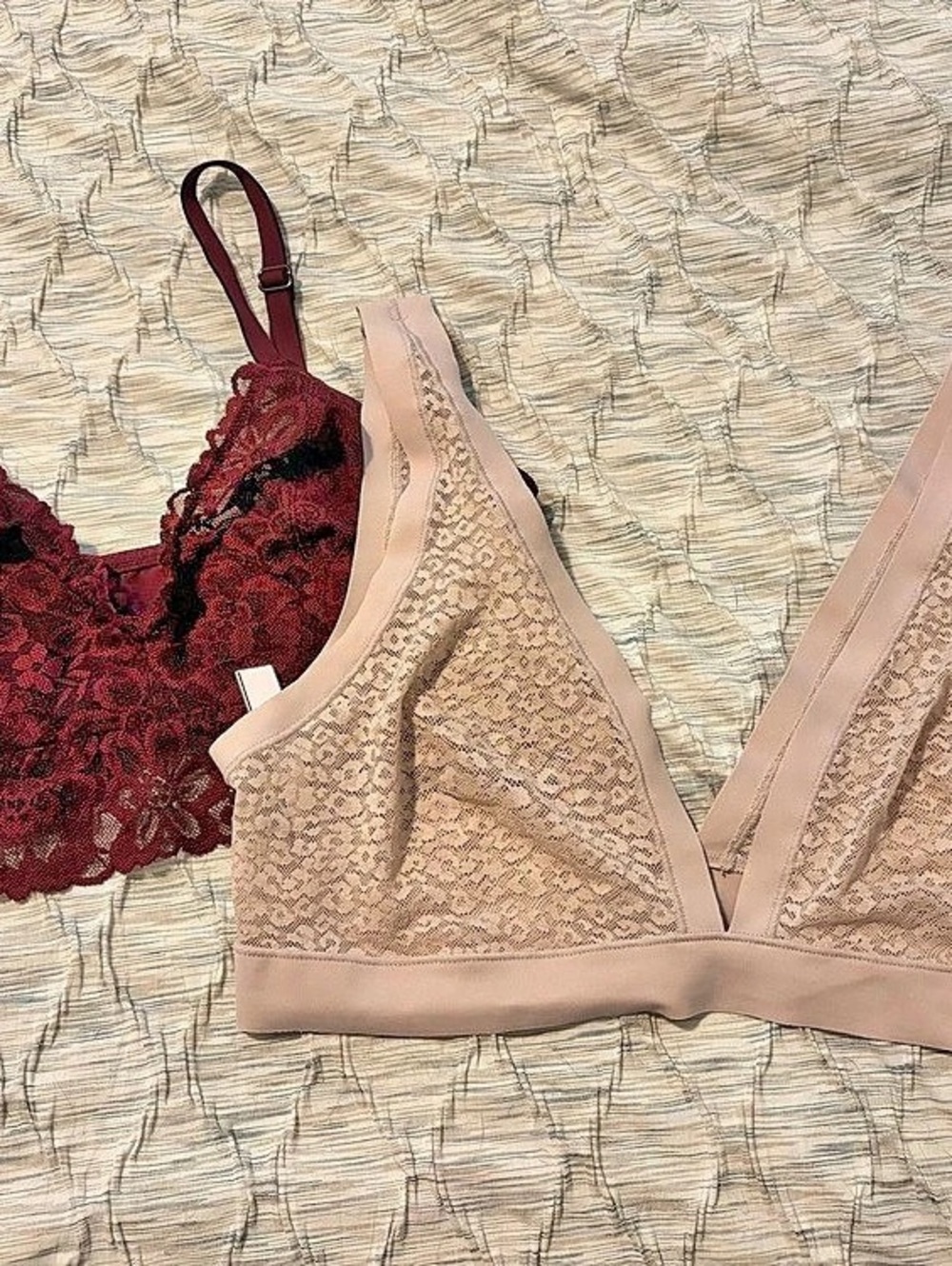 Victorias Secret Plunge Bralette Lace Bralettes in Pink & Burgundy Size Large